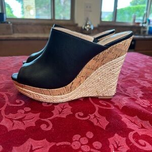 Charles By Charles David Black and Tan Wedges for Versatile Style      NWOT